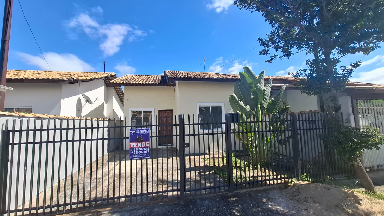 VENDE-SE CASA NO CONDOMÍNIO VIVENDAS  , BAIRRO CENTRO, PORTO REAL/RJ